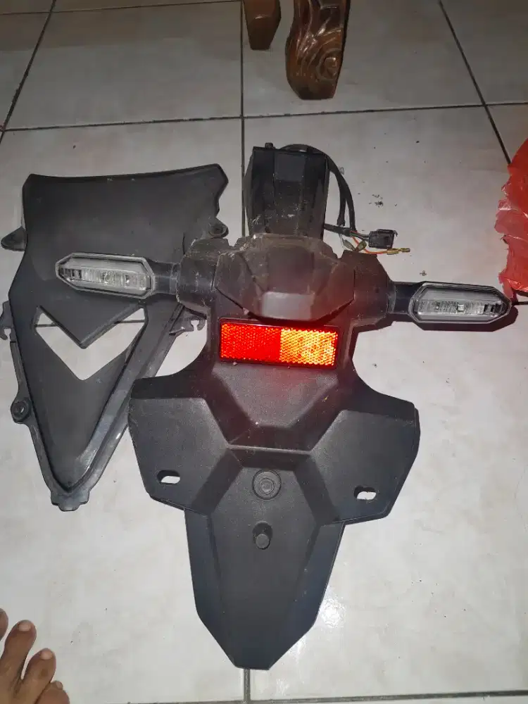 Spakbor Belakang CBR150R