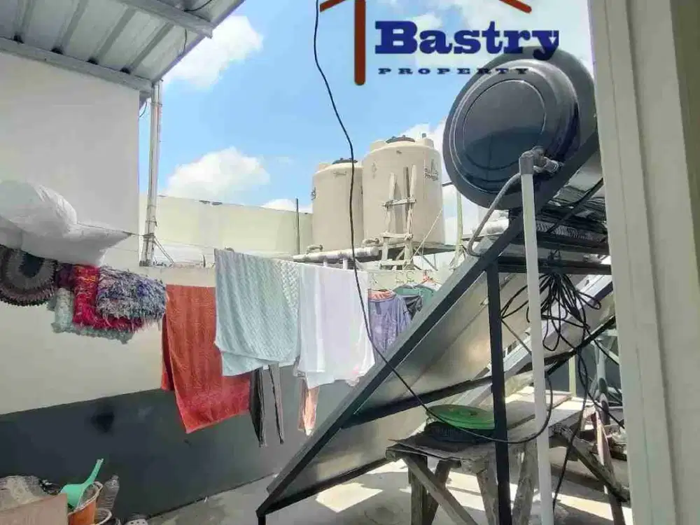 Kost Full Penghuni Bunga Flamboyan