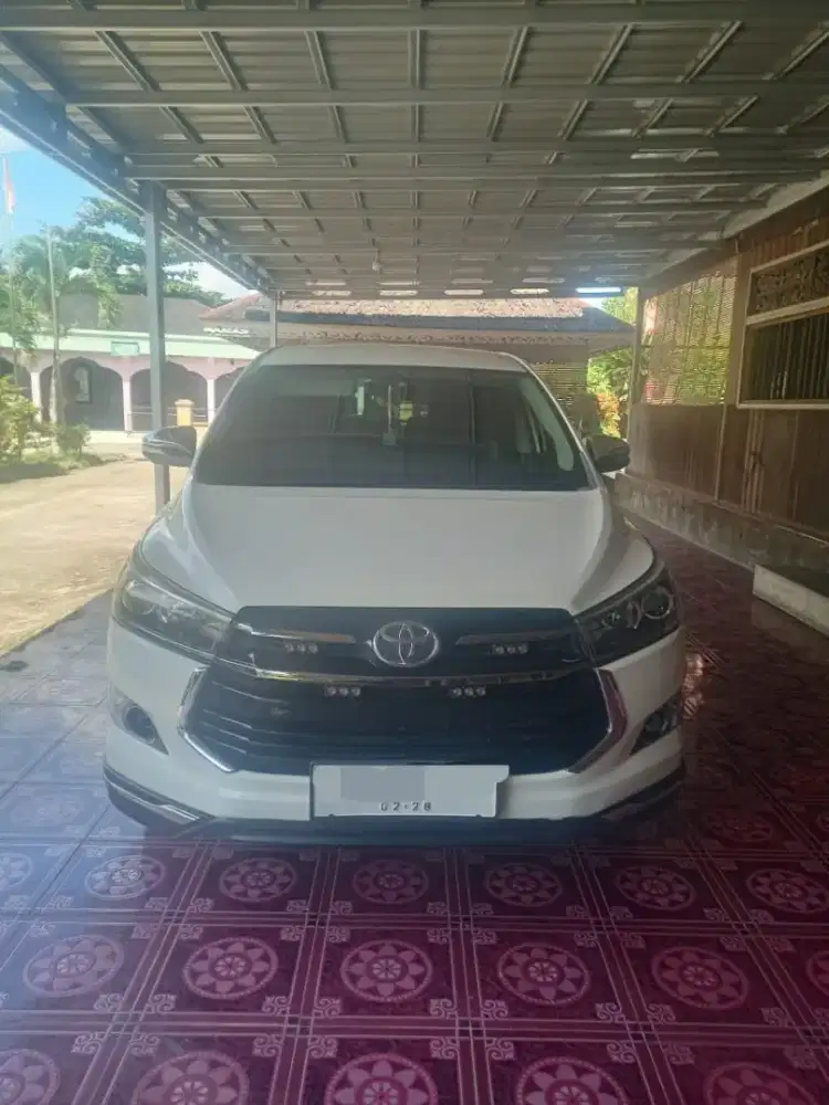 DIJUAL CEPAT !! Toyota Innova Venturer MATIC Warna Putih (2017)