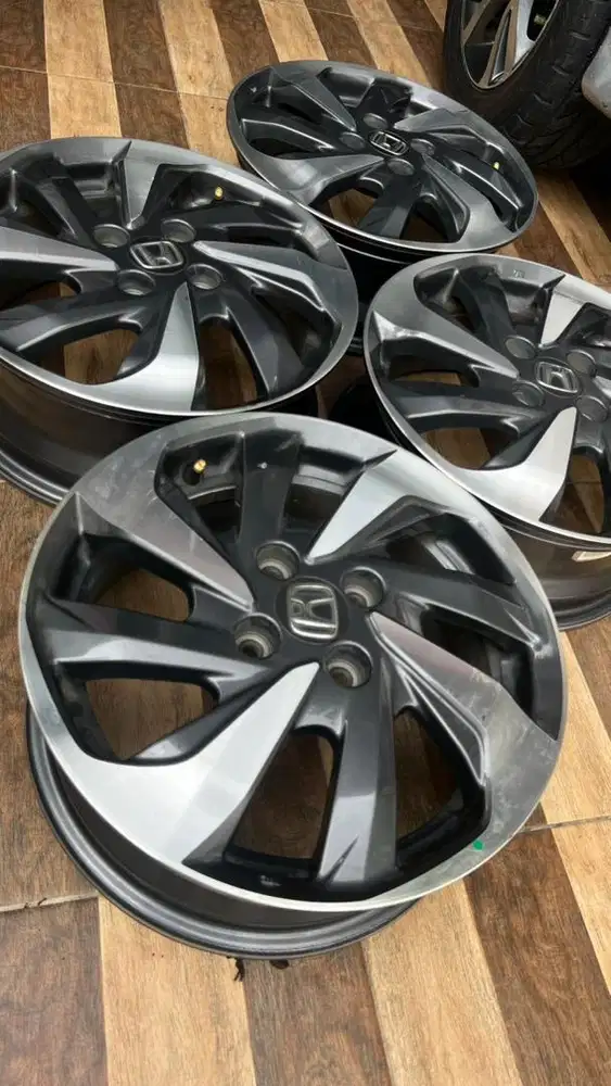 velg Mobilio RS R15 Brio yaris vios agya calya