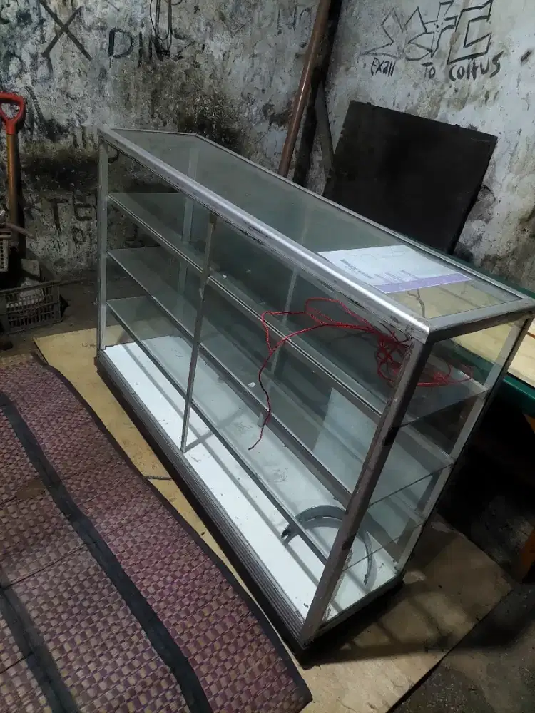 etalase warung ukuran 1,5m