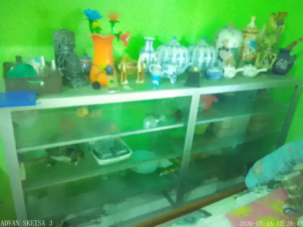 Etalase kaca 2meter 4 sap