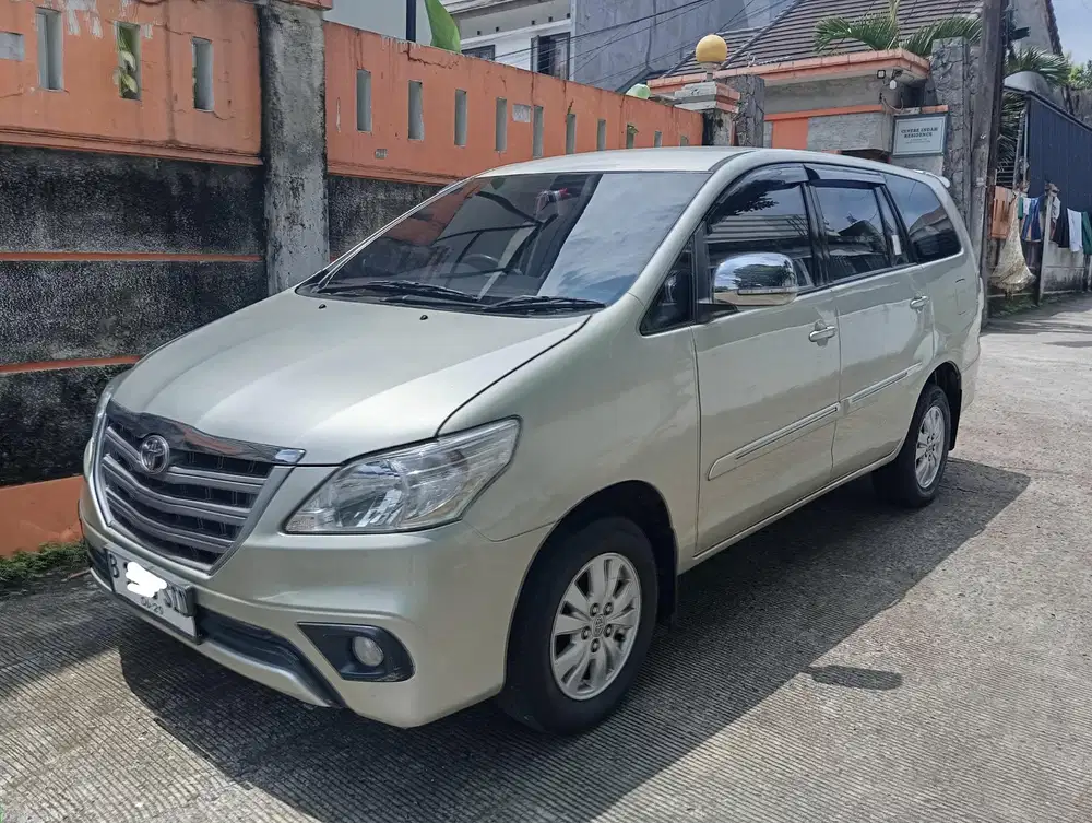 Toyota Kijang Innova 2014 Bensin