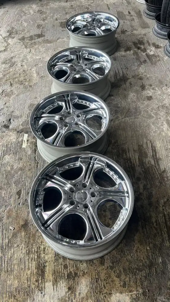 Velg VIP Style R18 Chrome Alphard camry accord crv lexus serena juke