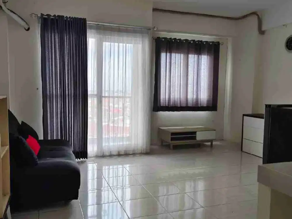 Disewakan Unit Apartemen Puncak Dharmahusada 3BR Furnish Lantai Rendah