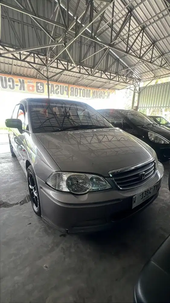 di jual mobil sedan