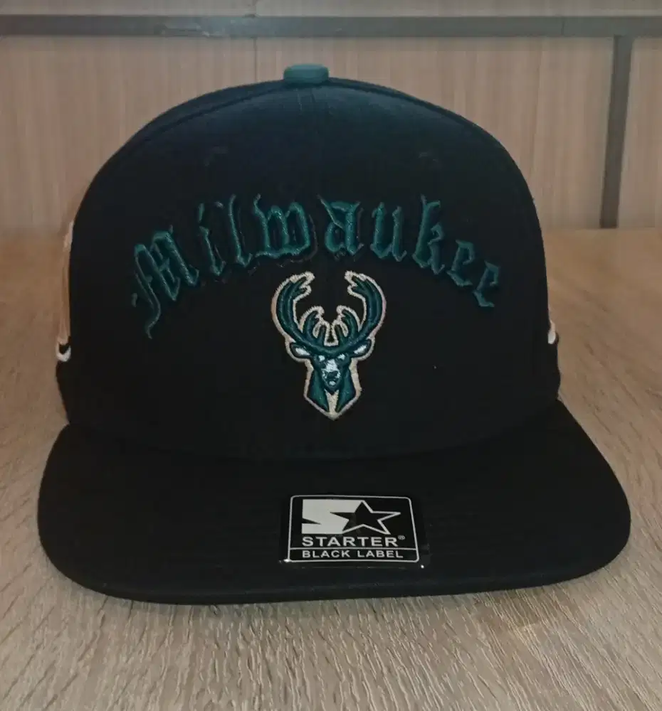 MILWAUKEE BUCKS x STARTER SNAPBACK