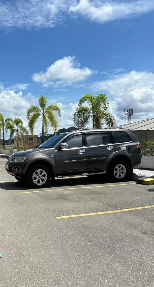 Pajero Dakar 4x4, tahun 2011