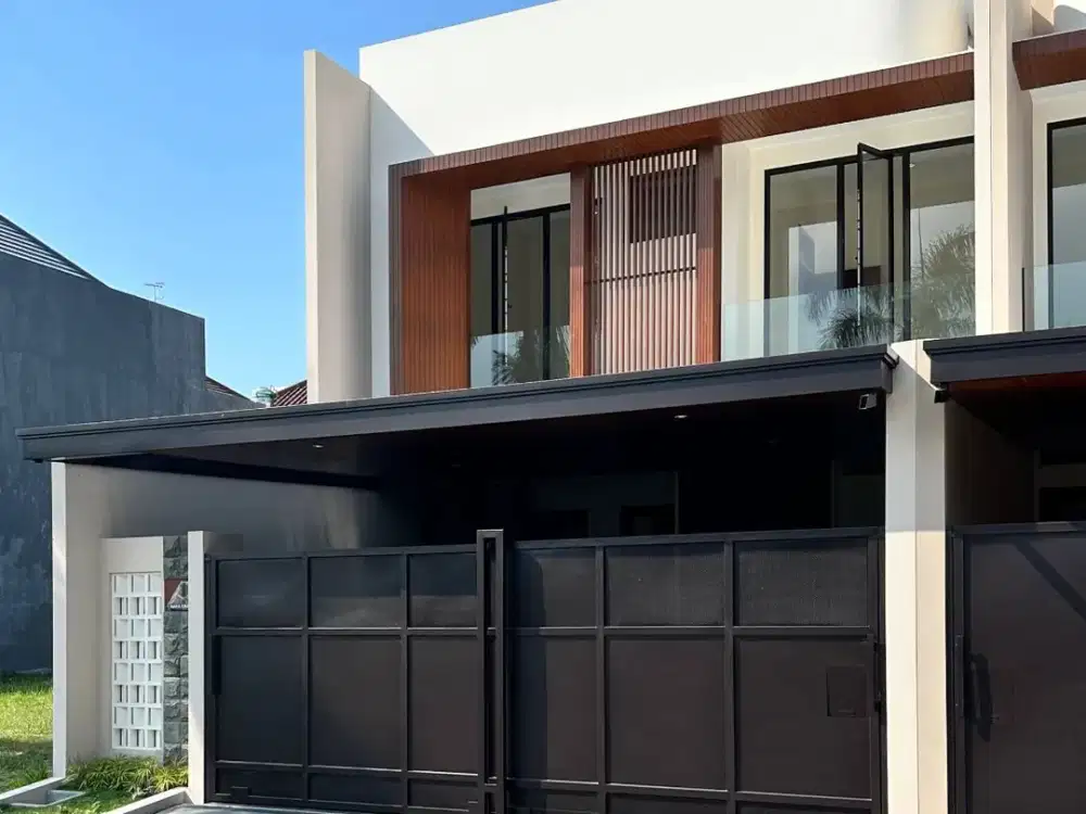 Dijual Rumah Modern Limited Unit di Boulevard Golf Araya Malang