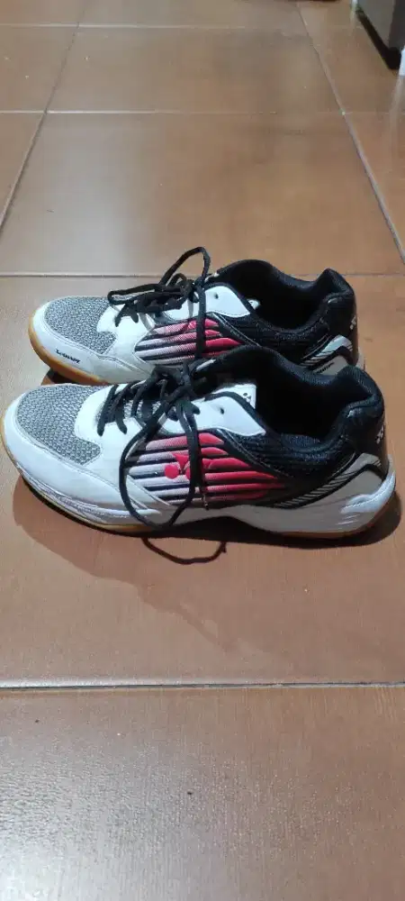 Sepatu Yonex 777 Size 41 Original Badminton, Running
