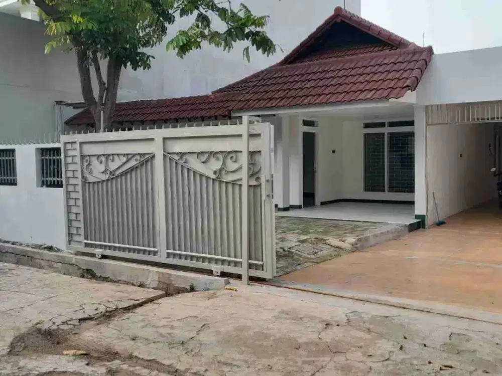 Dekat SCBD, Disewakan Rumah Cocok utk Office di Senopati Keb Baru Jak Sel
