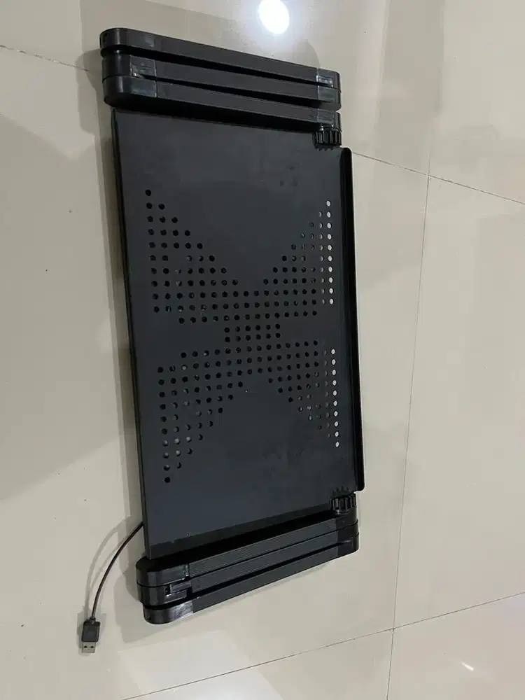 Meja Laptop Lipat Portable Second