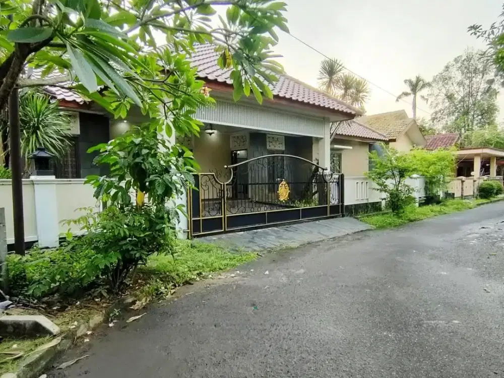 super murah !! rumah terawat lahan super luas dekat pakuwon mall