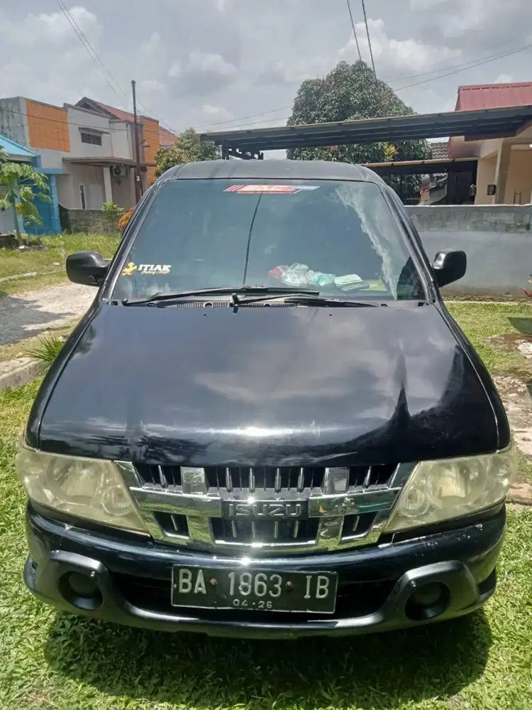 Isuzu Panther LM 2010 | Solar