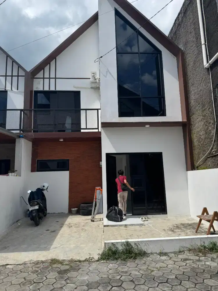 Disewakan 1 unit Rumah 2 Lantai 25jt/tahun