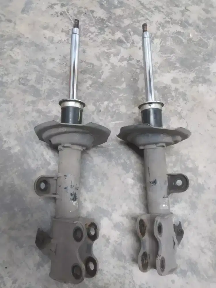 Shockbreaker depan Avanza/xenia copotan