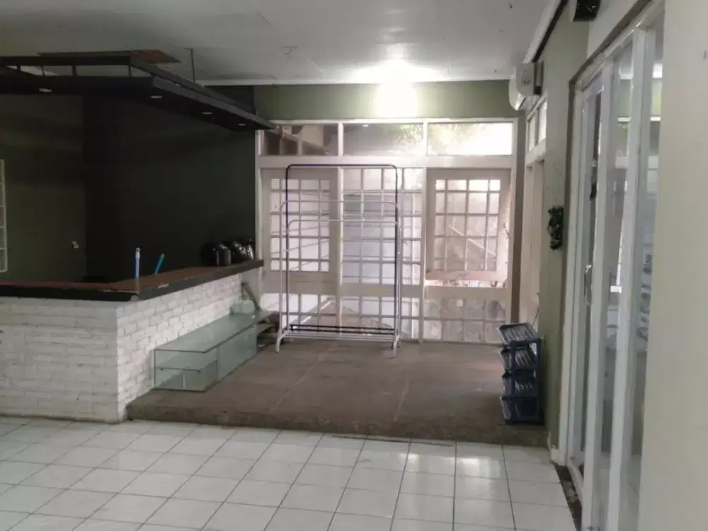 Jaga stand es capucino kopi plus kasir