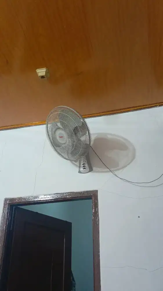 Kipas Angin Dinding Remot