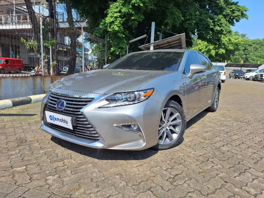 DP Rendah Lexus ES300h 2.5 Bensin-AT 2017 TBY