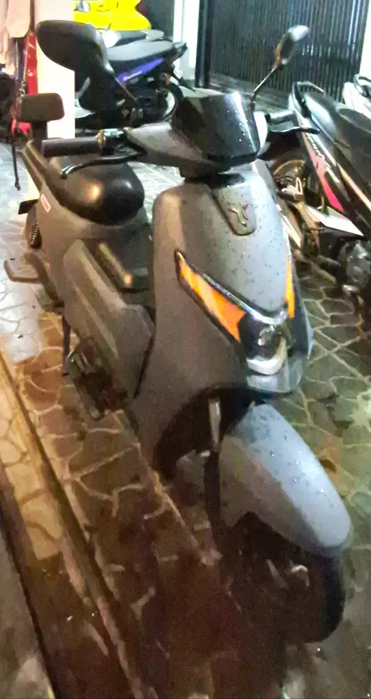 JUAL MURAH  SEPEDA LISTRIK MERK UWINFLY warna HITAM