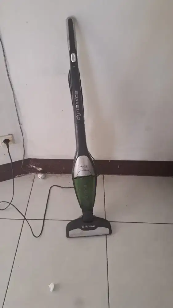 DIJUAL CEPAT VACUUM CLEANER ELECTROLUX DYNAMITE ZS300