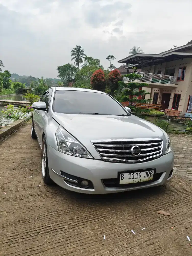 Nissan Teana XV 2009/2010 mobil ganteng siap pakai