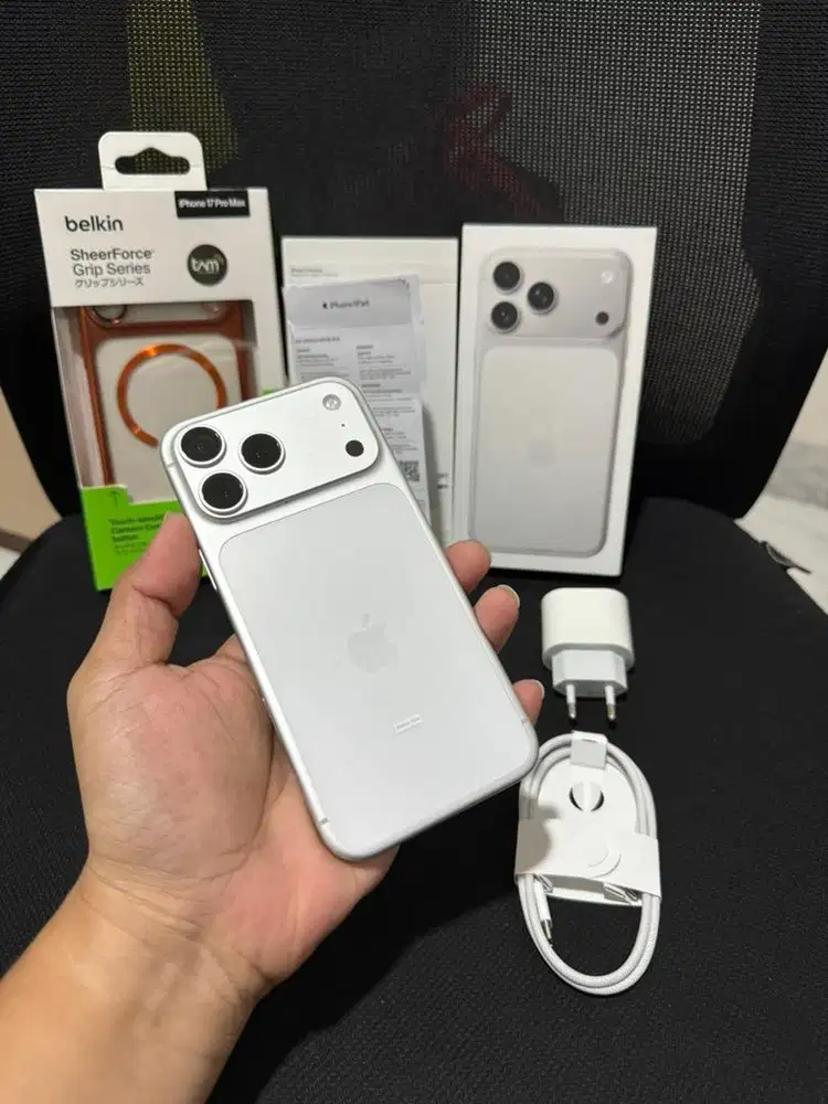 iphone 17 promax 256gb ibox like new