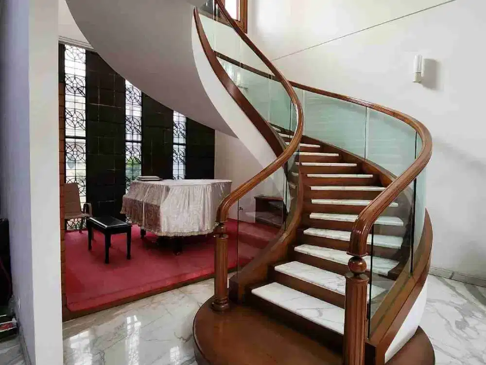 Rumah megah & mewah renovasi siap huni di Bukit Gading Mediterania