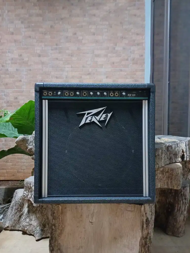 Peavey KB60 adalah amplifier keyboard 1
