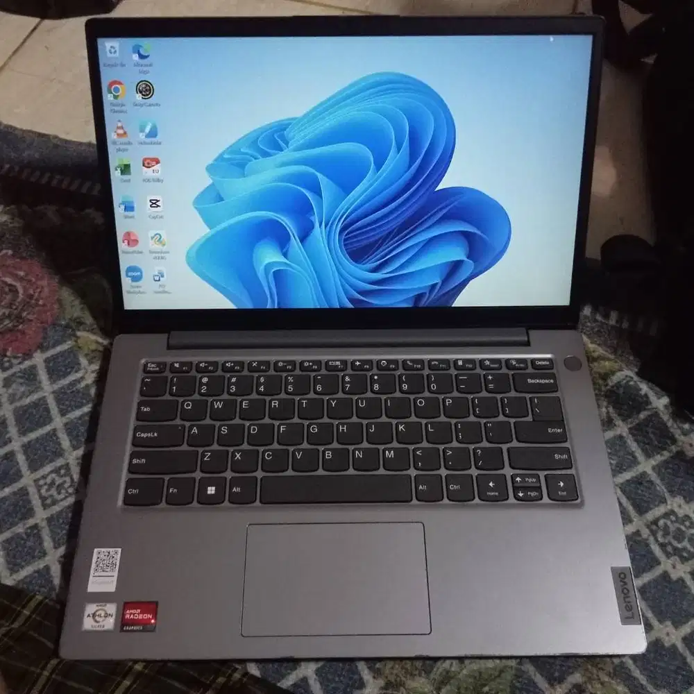 LAPTOP LENOVO V14 G4 AMN [PEMAKAIAN 1,5 TAHUN]