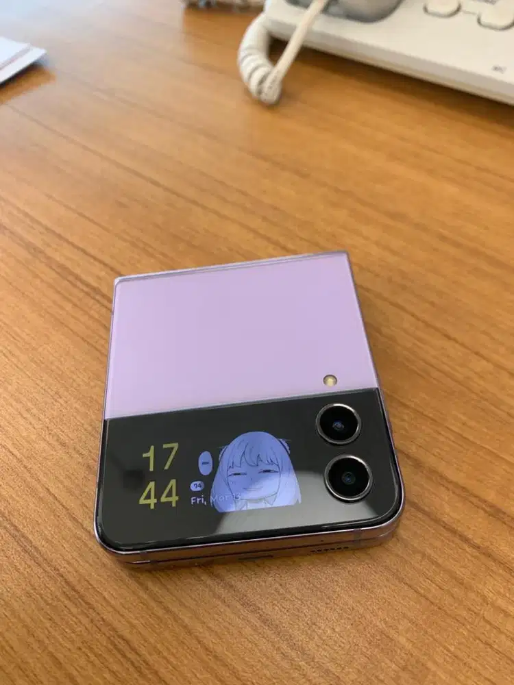 Samsung Z Flip 4 ram 8 rom 256gb