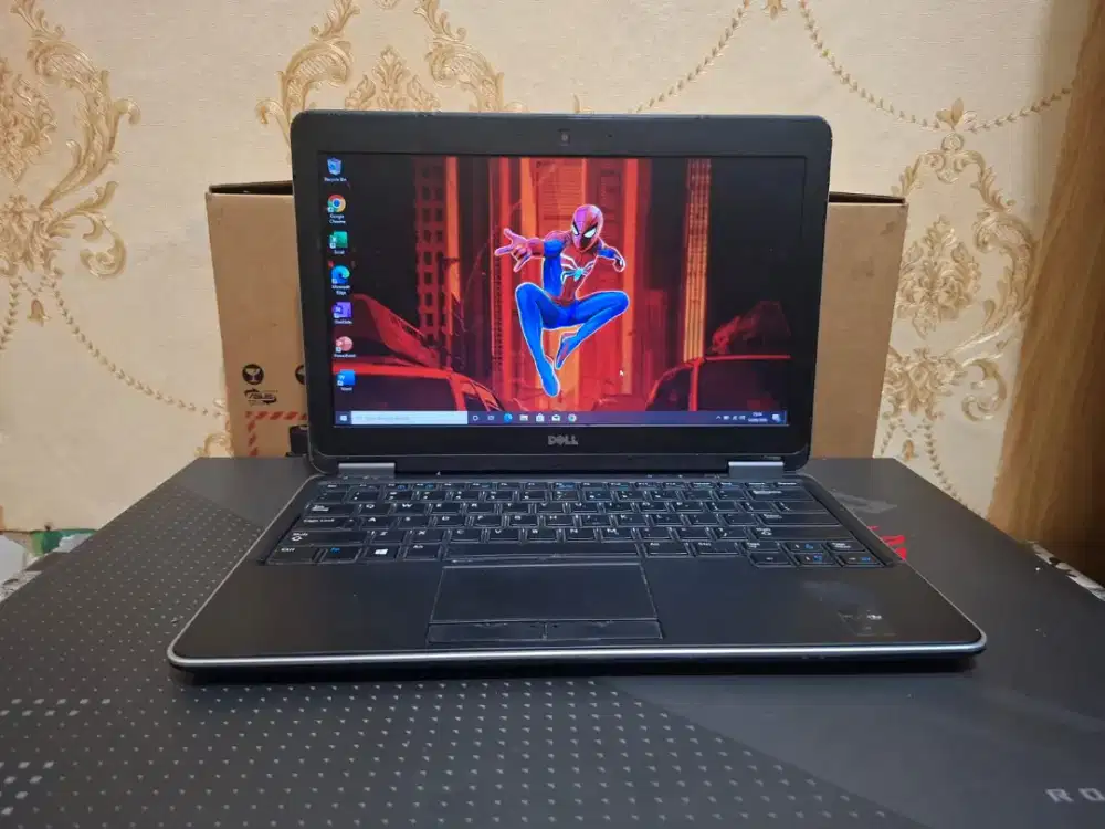 Laptop Dell Latitude E7240 -JUAL Butuh Buat Pulkam -No Minus
