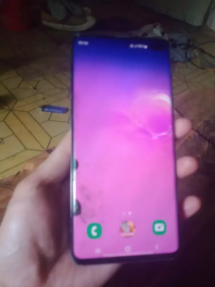 Jual tuh hp Samsung s10 plus ram 8 hp normal min lcd retak