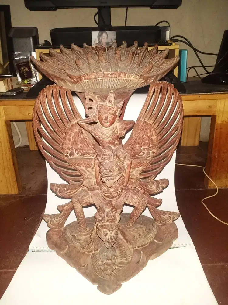 Patung Garuda Wisnu Kencana Berukuran tinggi 45Cm