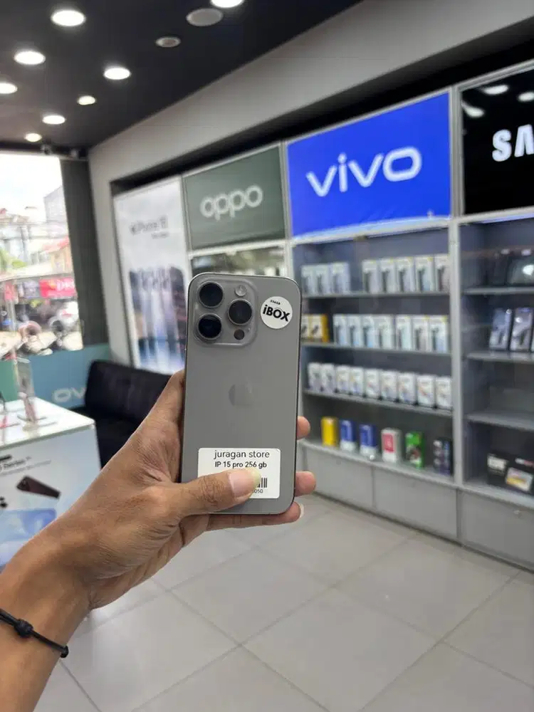 IPHONE 15 PRO 256gb SECOND IBOX