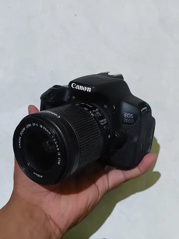 Jual Pribadi Murah Aja Canon 700d + Lensa Kit 18-55mm Fungsional Norml