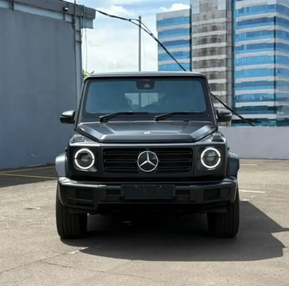 Mercedes Benz G400d Premium Plus NIK 2023 Black KM 3rb Like New