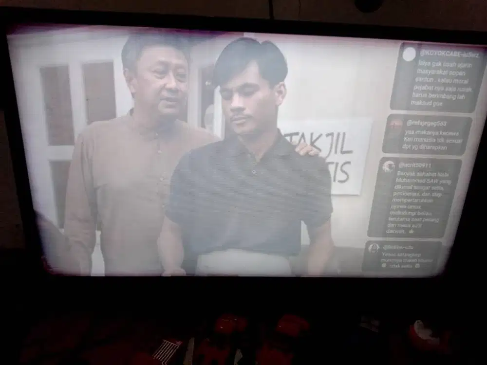 TV Samsung Led 32 inch minus bergaris