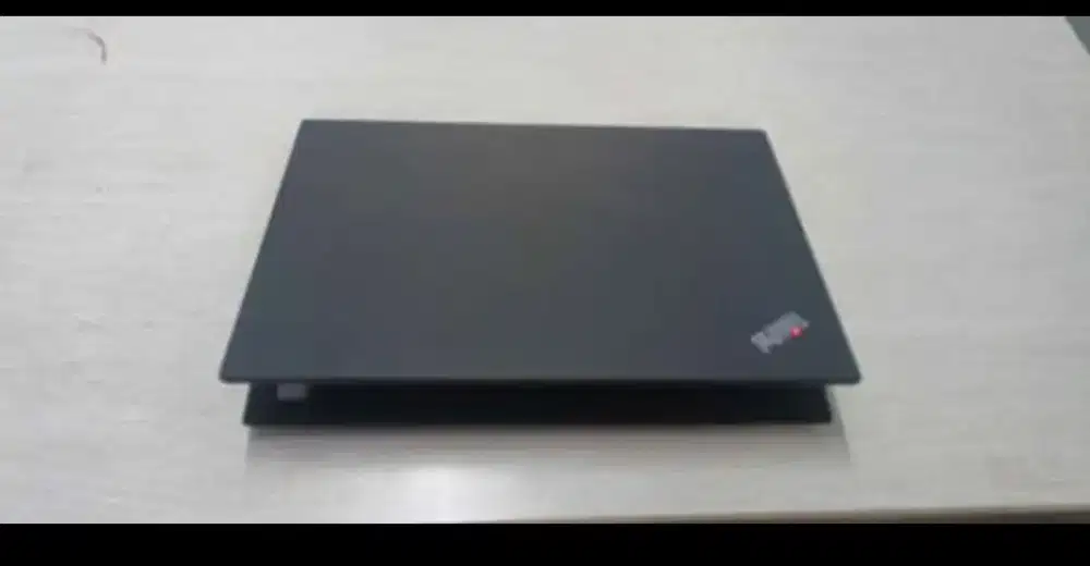 thinkpad T490s i7 generasi 8 16/512 touchscreen