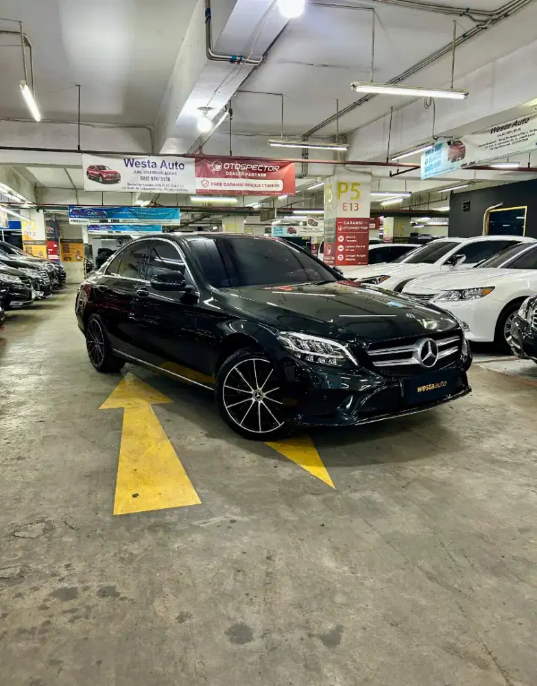 ODO 51rb Mercedes Benz C200 EQ Boost Avantgarde 2019 Like New