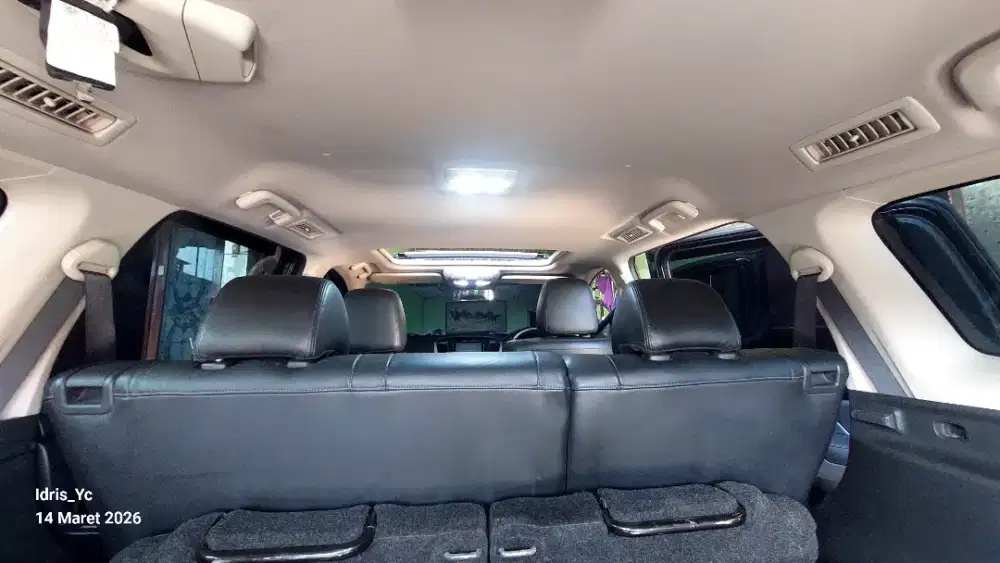 Sewa mobil pajero, innova