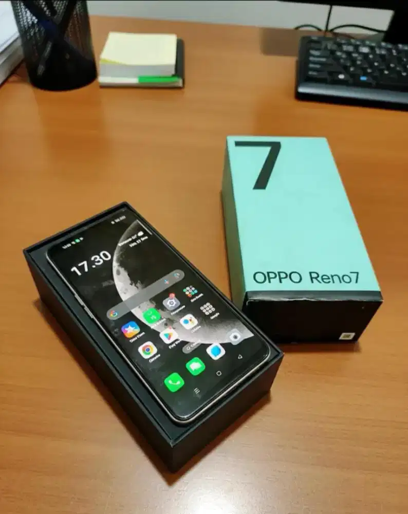 Oppo Reno 7 8/256 Super Amoled Resmi Indonesia