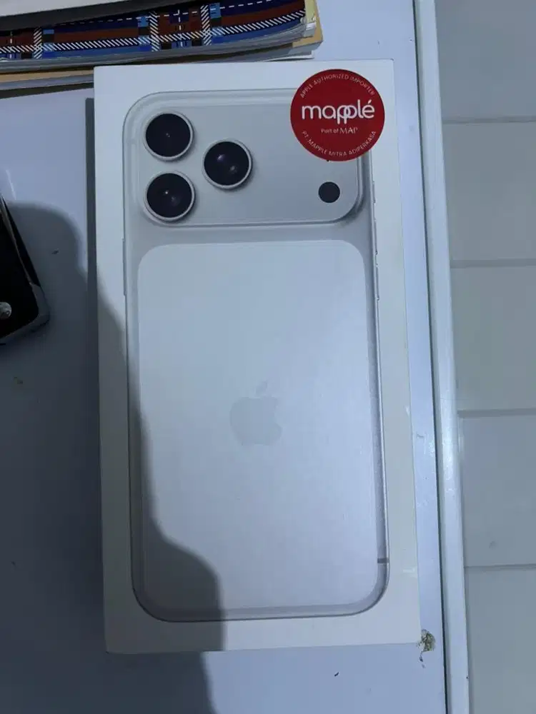 Jual iphone 17 pro max 256gb silver