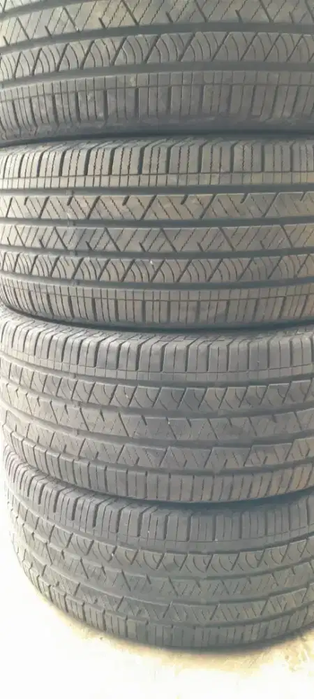 Continental 245 45 R20