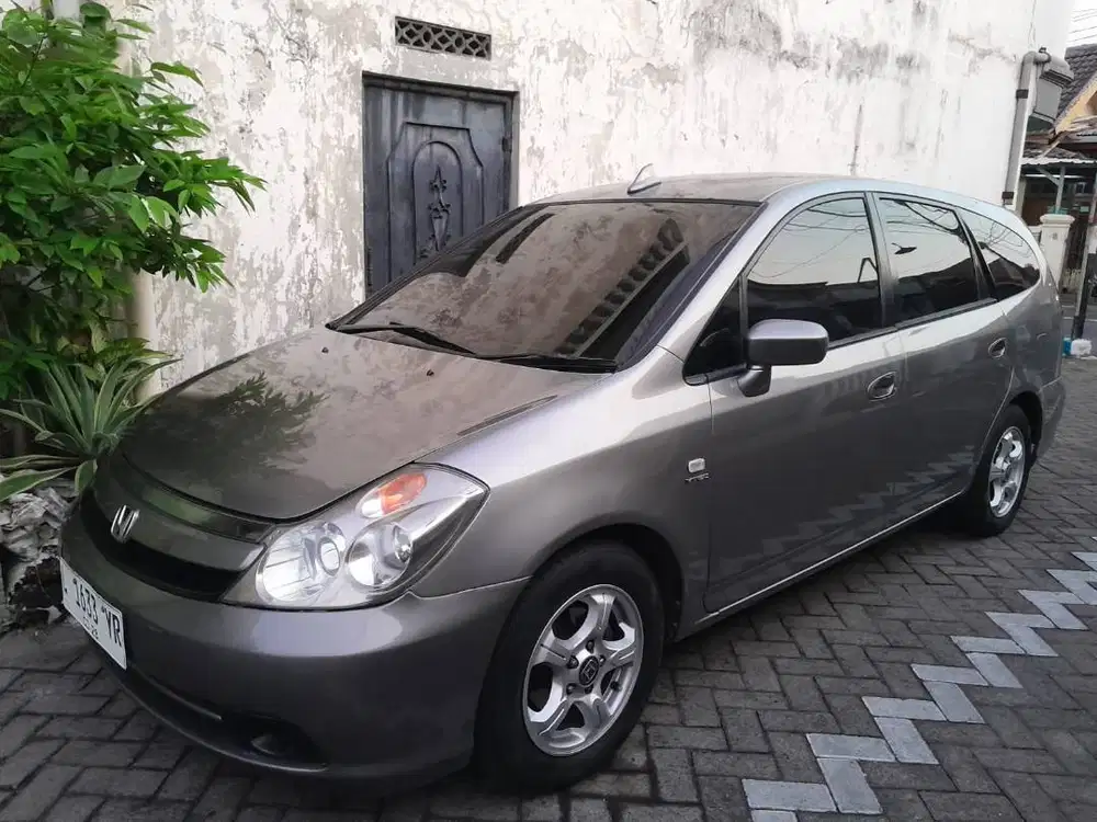 Honda Stream 1.7 MT Tahun 2006