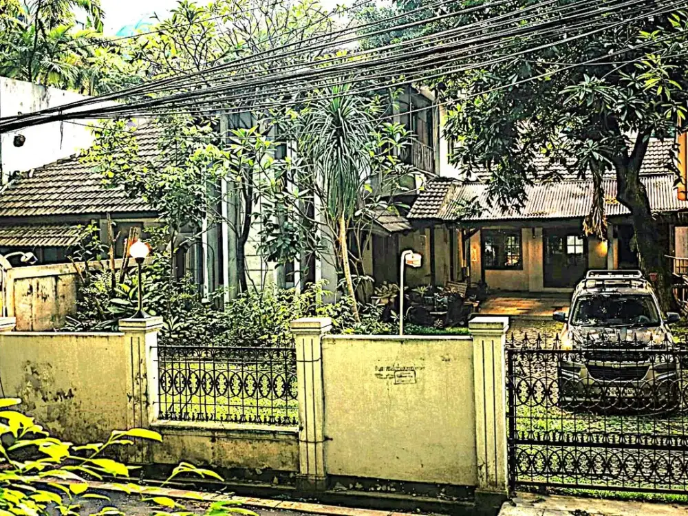 Jalan Utama di Area Komersial (Cuma Hitung Tanah) Rumah di Jakasampurna, Bekasi *m03ns