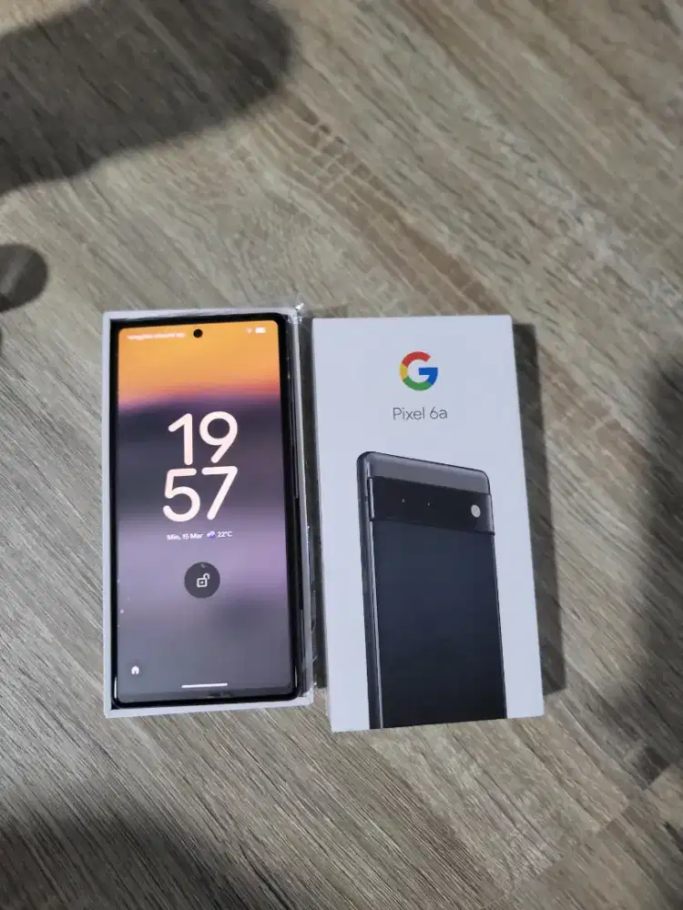 Pixel 6a 6/128 obsidian black like new