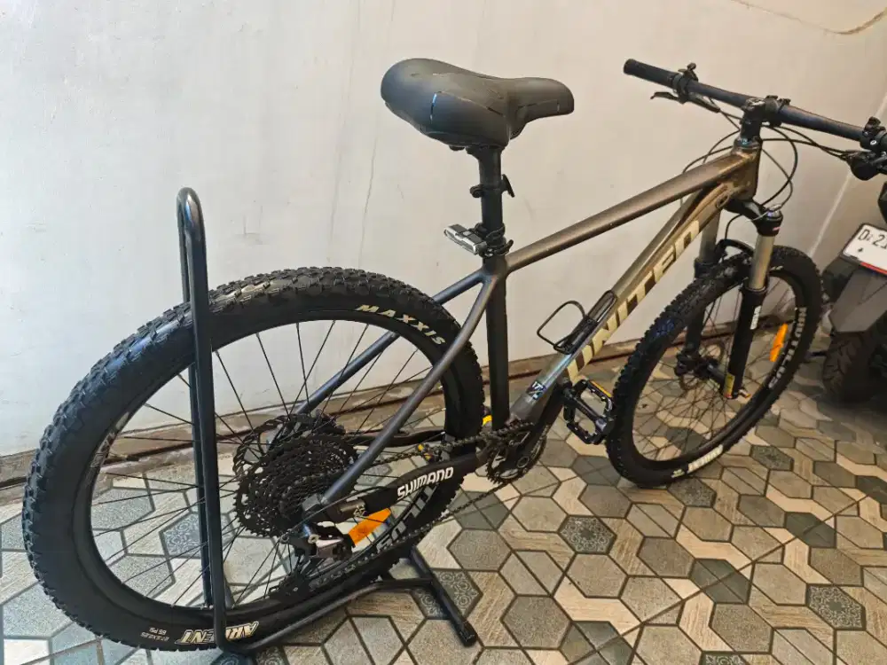 Sepeda MTB UNITED CLOVIS 6.10