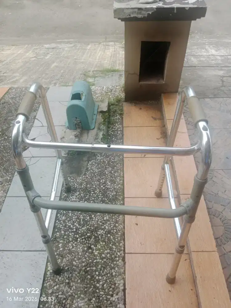 Dijual alat bantu berdiri
