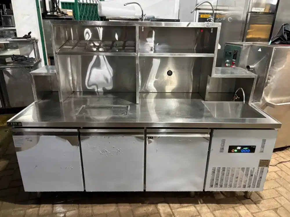 ucc 3 pintu sink icebin + upper
ukuran 200x80x80 harga 9,2jt